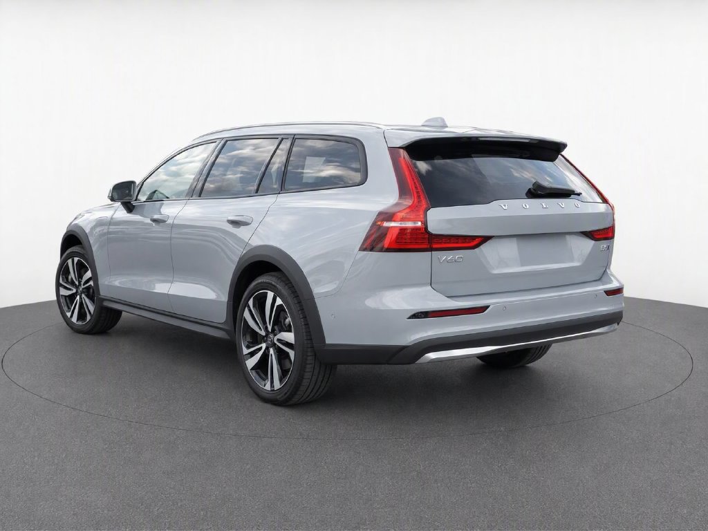 Used 2025 Volvo V60 B5 Cross Country Plus AWD/4WD image 4