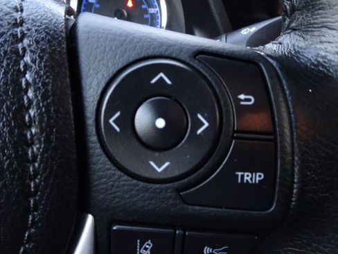 Used 2019 Toyota Corolla SE image 19