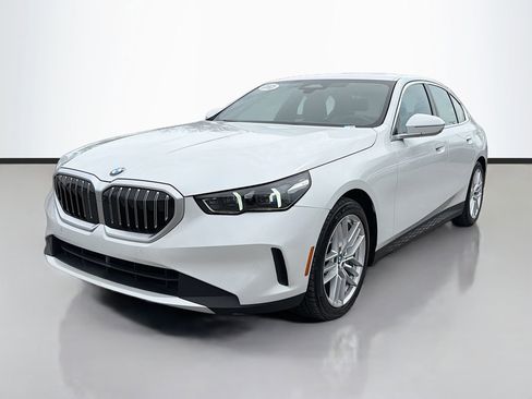 Certified 2025 BMW 530i image 8