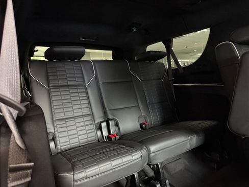 Used 2024 Cadillac Escalade ESV Sport Platinum w/ LPO, ONYX Package image 15