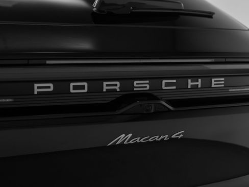 Certified 2025 Porsche Macan 4 Electric image 18