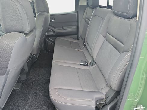 Used 2024 Nissan Frontier SV w/ SV Convenience Package RWD image 13