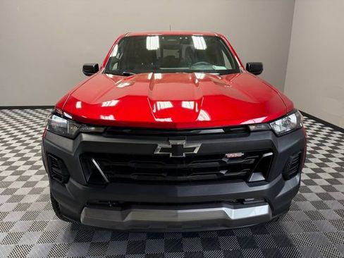 Used 2024 Chevrolet Colorado Trail Boss w/ Advanced Trailering Package AWD/4WD image 4