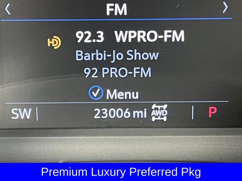 Used 2024 Cadillac XT5 Premium Luxury image 2