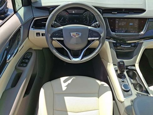 Used 2021 Cadillac XT6 Premium Luxury AWD/4WD image 11