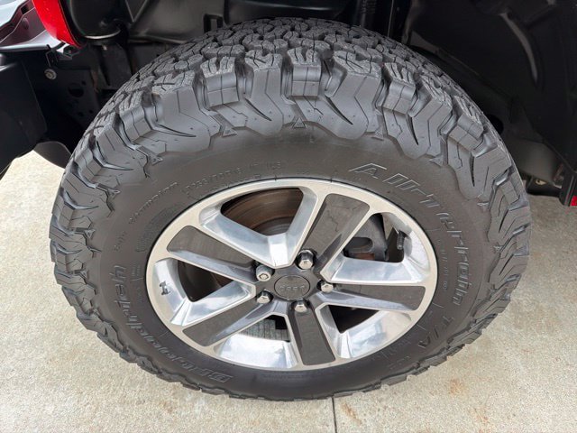 Certified 2020 Jeep Wrangler Unlimited Sahara w/ LED Lighting Group AWD/4WD image 9
