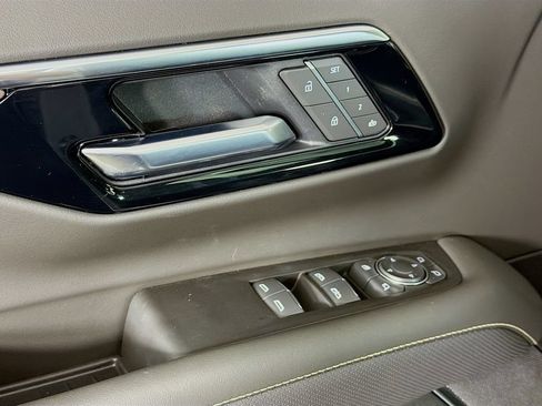 New 2026 Chevrolet Tahoe Premier w/ Sun And Tow Package AWD/4WD image 17