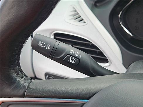 Used 2019 Chevrolet Bolt Premier w/ Infotainment Package FWD image 16