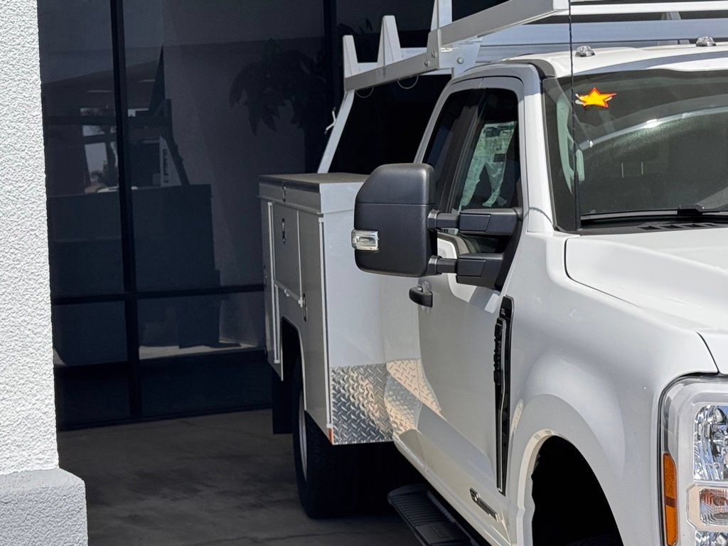 New 2025 Ford F350 XL w/ XL Chrome Package AWD/4WD image 5