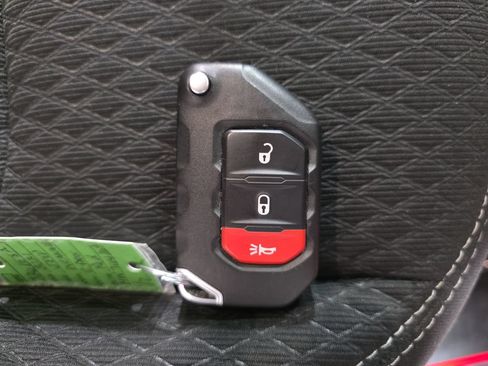 Used 2021 Jeep Wrangler Sport AWD/4WD image 34