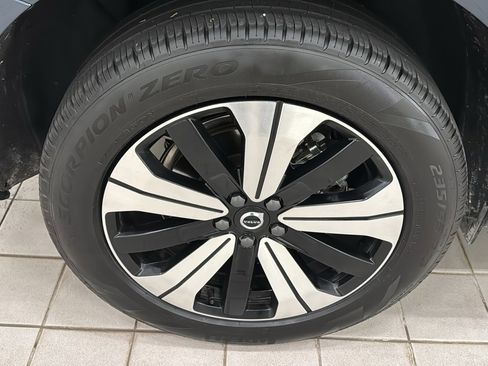 Used 2025 Volvo XC60 T8 Core w/ Protection Package Premier image 31