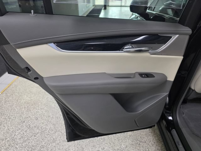 Used 2024 Cadillac XT6 Premium Luxury AWD/4WD image 9