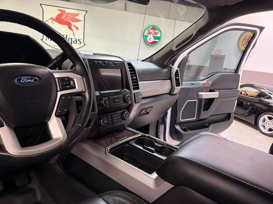 Used 2019 Ford F250 Lariat w/ Lariat Ultimate Package AWD/4WD image 28