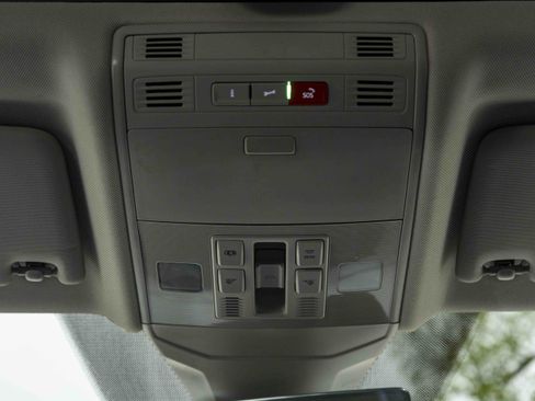 Used 2023 Volkswagen Jetta SEL image 35