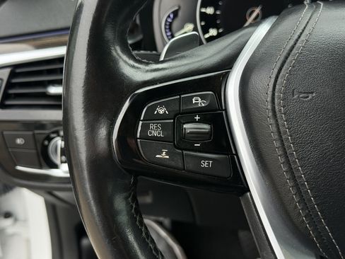 Used 2017 BMW 540i w/ Premium Package image 18