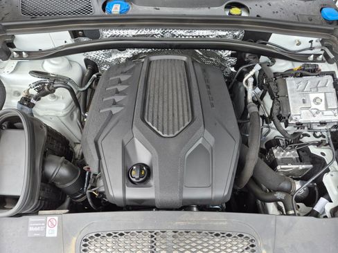 Certified 2026 Porsche Macan AWD/4WD image 28