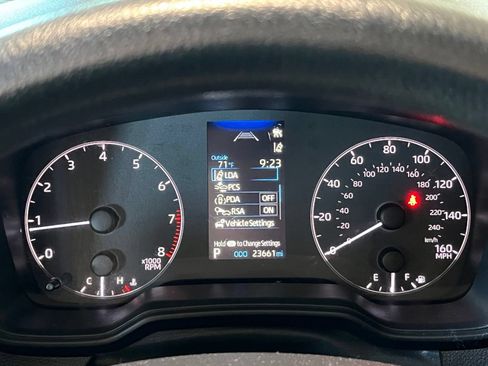 Used 2025 Toyota Corolla LE FWD image 28