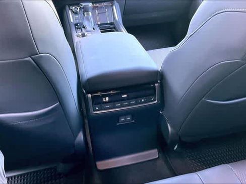 Used 2024 Lexus GX 550 w/ Cold Area Package AWD/4WD image 11
