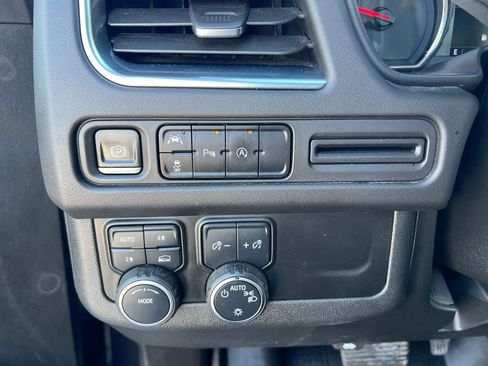 Used 2023 Chevrolet Suburban LS image 45