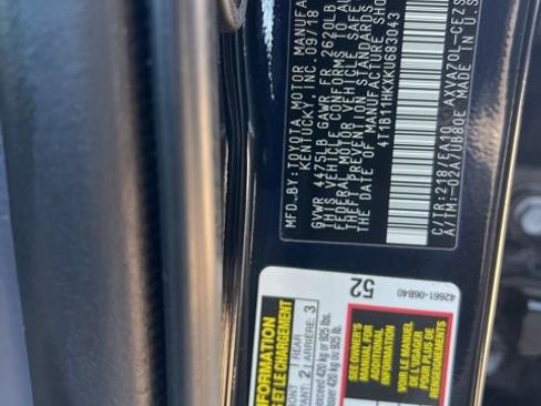 Used 2019 Toyota Camry SE w/ Carpet Mat Package image 29