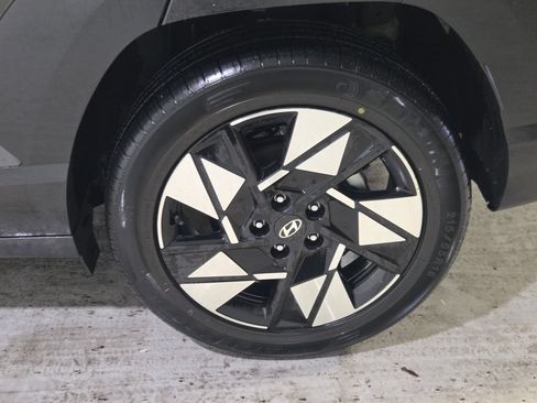 Used 2024 Hyundai Kona SEL FWD image 18