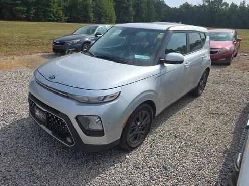 Certified 2021 Kia Soul EX FWD image 3