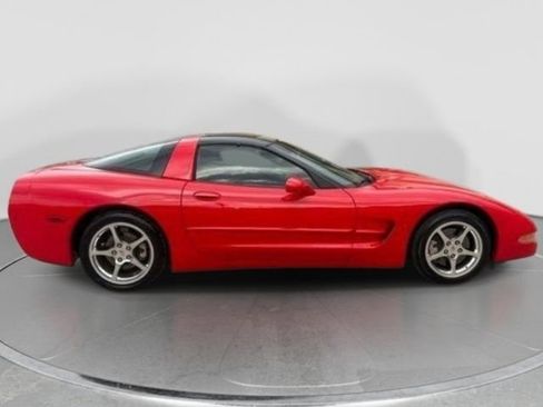 Used 2003 Chevrolet Corvette Coupe w/ Preferred Equipment Group RWD image 8