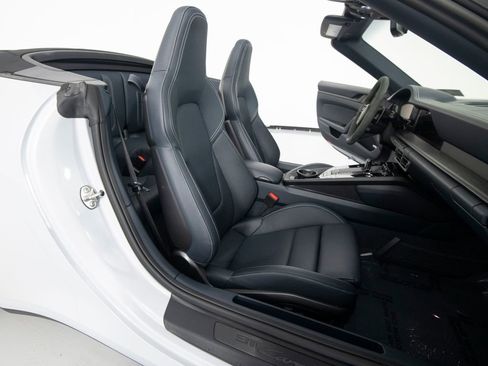 Certified 2025 Porsche 911 Carrera GTS image 38