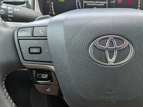 Used 2025 Toyota Camry SE w/ Convenience Package FWD image 19