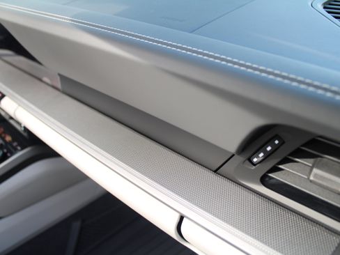 Certified 2021 Porsche 911 Carrera image 36