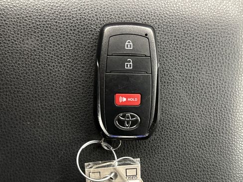 Used 2024 Toyota Tacoma TRD Sport w/ TRD Sport Upgrade Package image 23