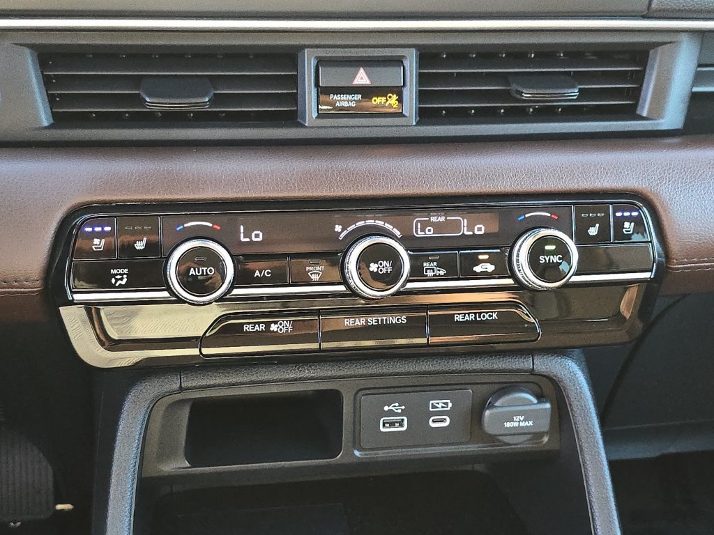 Used 2025 Honda Pilot Elite image 31