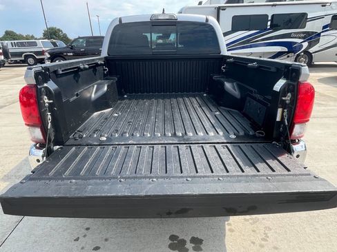 Used 2019 Toyota Tacoma SR5 image 20