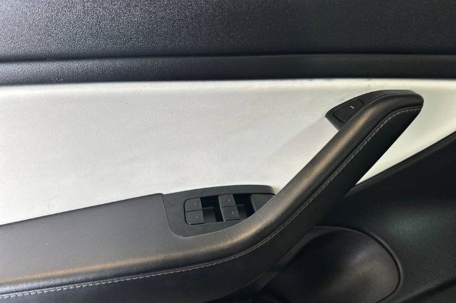 Used 2019 Tesla Model 3 Standard Range Plus RWD image 12