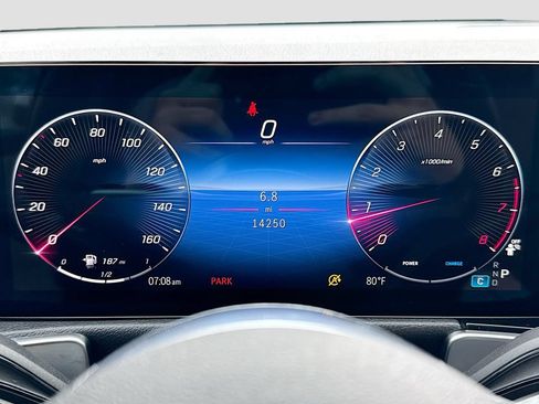 Used 2025 Mercedes-Benz GLB 250 4MATIC image 13