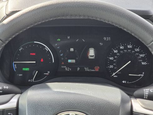 Used 2026 Toyota Sienna XLE FWD image 16