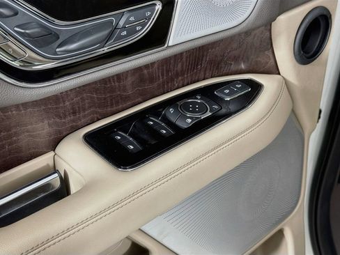 Used 2022 Lincoln Navigator L Reserve AWD/4WD image 18