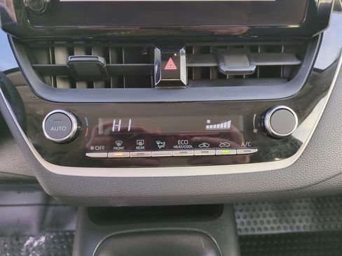 Used 2023 Toyota Corolla LE image 11