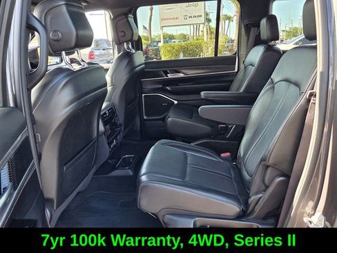 Used 2024 Jeep Wagoneer Series II AWD/4WD image 11