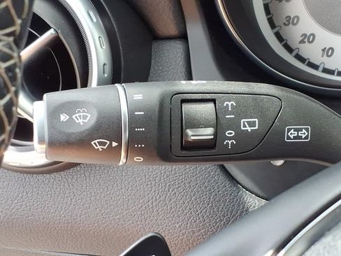 Used 2017 Mercedes-Benz GLA 250 4MATIC image 25