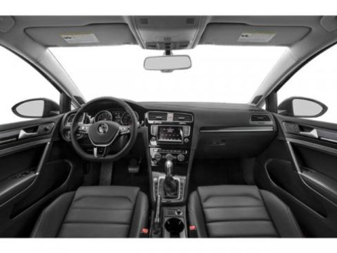 Used 2015 Volkswagen Golf TDI S image 11
