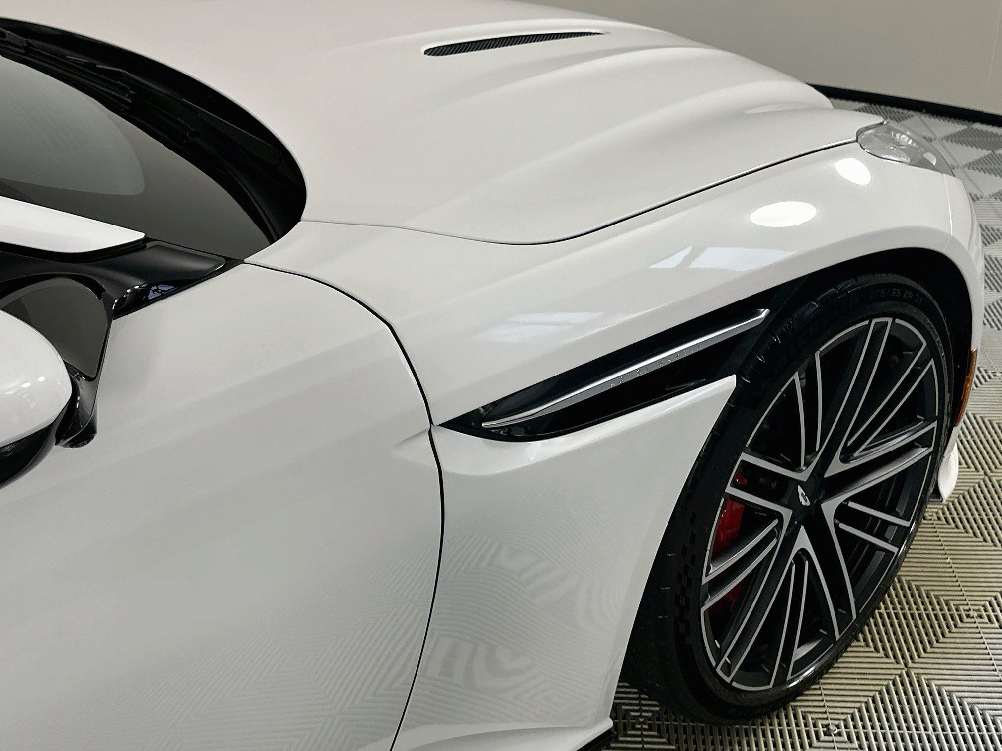 Used 2025 Aston Martin DB12 Coupe RWD image 9