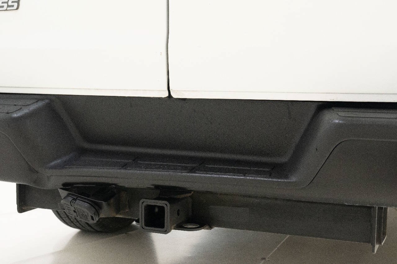 Used 2017 Chevrolet Express 2500 Extended RWD image 15
