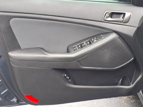 Used 2015 Kia Optima LX FWD image 16