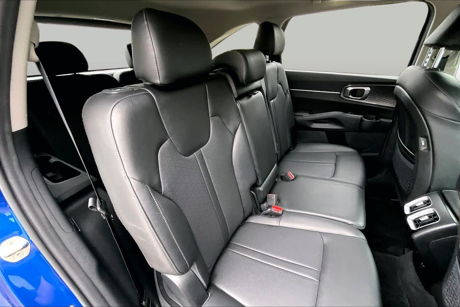 Used 2022 Kia Sorento S w/ Panoramic Sunroof Package FWD image 19
