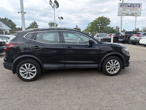Used 2020 Nissan Rogue Sport SV w/ All-Weather Package AWD/4WD image 4