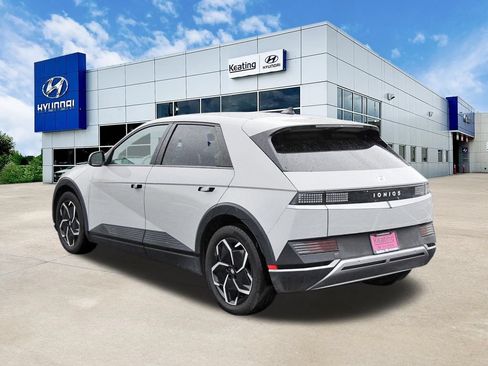 Certified 2023 Hyundai Ioniq 5 SE w/ Cargo Package RWD image 7