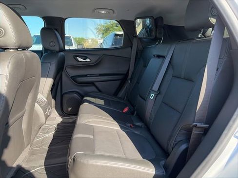 Used 2021 Chevrolet Blazer LT w/ Sound & Technology Package FWD image 15