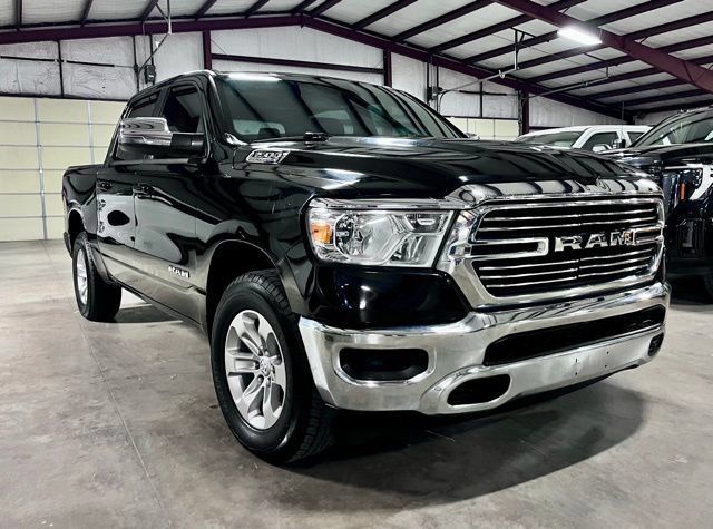 Used 2023 RAM 1500 Laramie AWD/4WD image 1