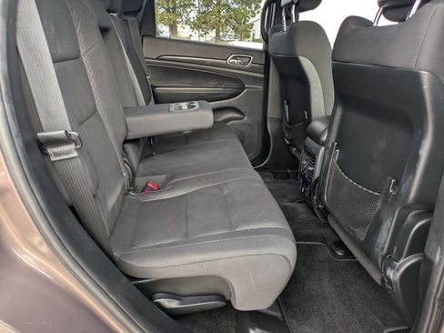 Used 2018 Jeep Grand Cherokee Laredo AWD/4WD image 20